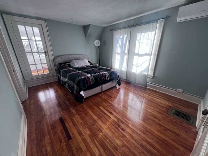 Izzy's room