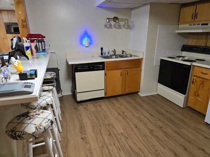 Linda Thomas's room