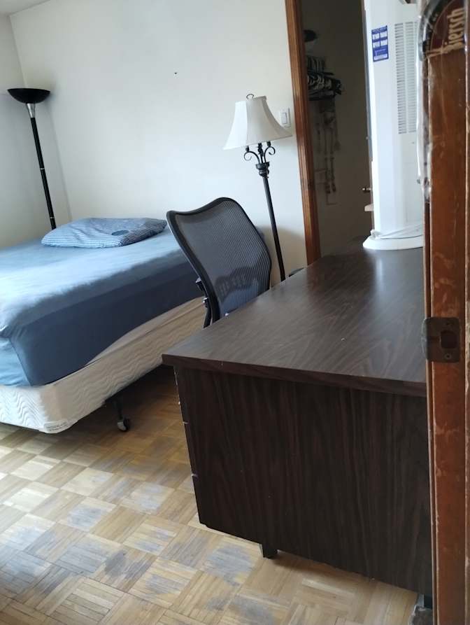 Lamec Mos's room