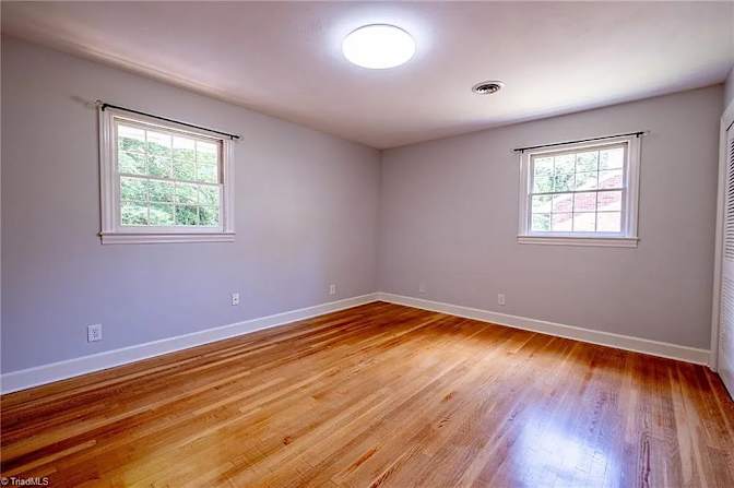 Alcove Rooms's room
