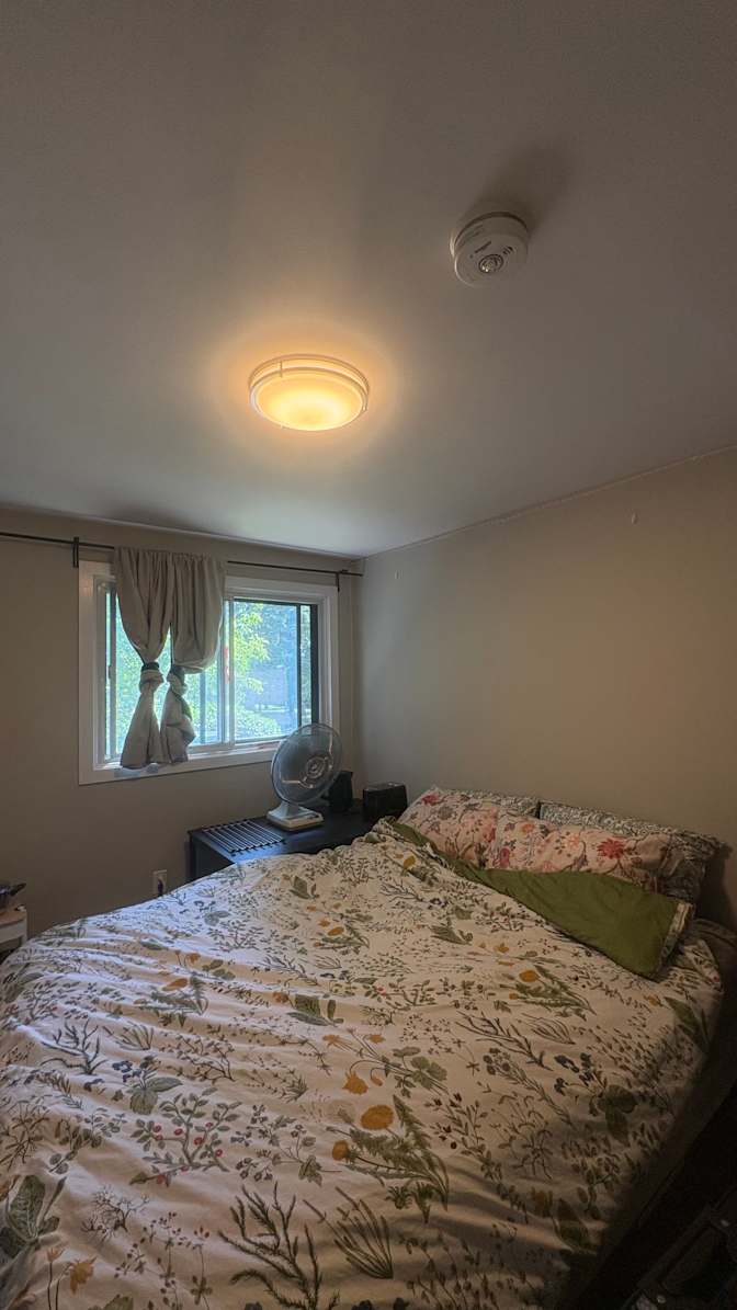 Cay's room