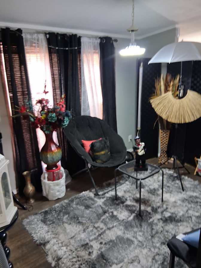 Louis's room