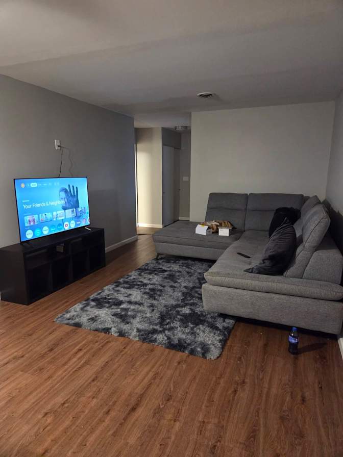 Demond's room