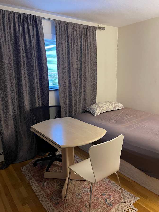 Ali's room