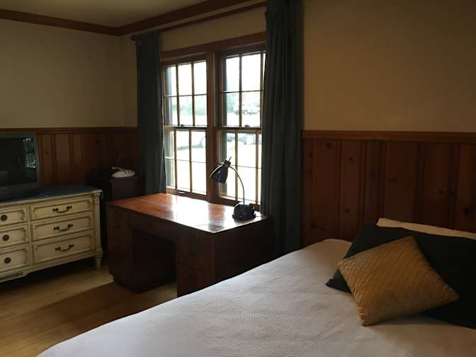 Friendly Center Area's room