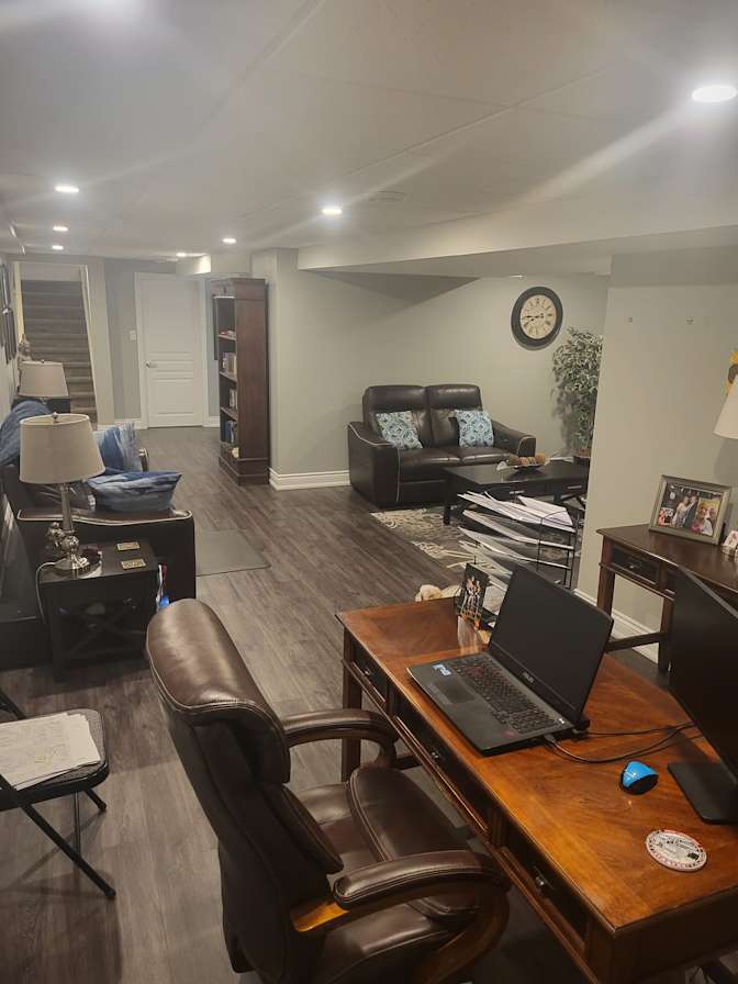 Ross London's room