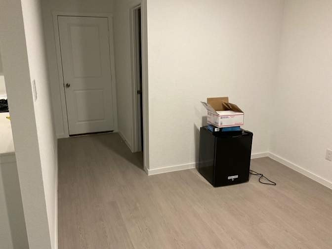 Luis's room