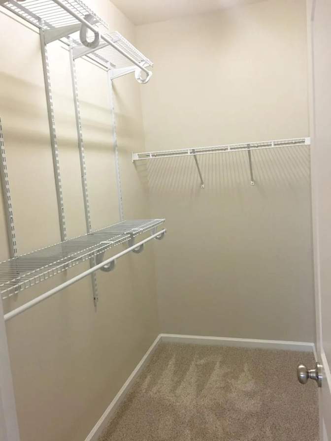 Alcove Rooms's room