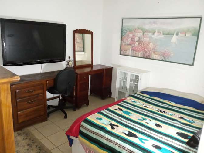 Fernando Saravia's room