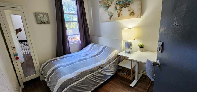 Laure's room
