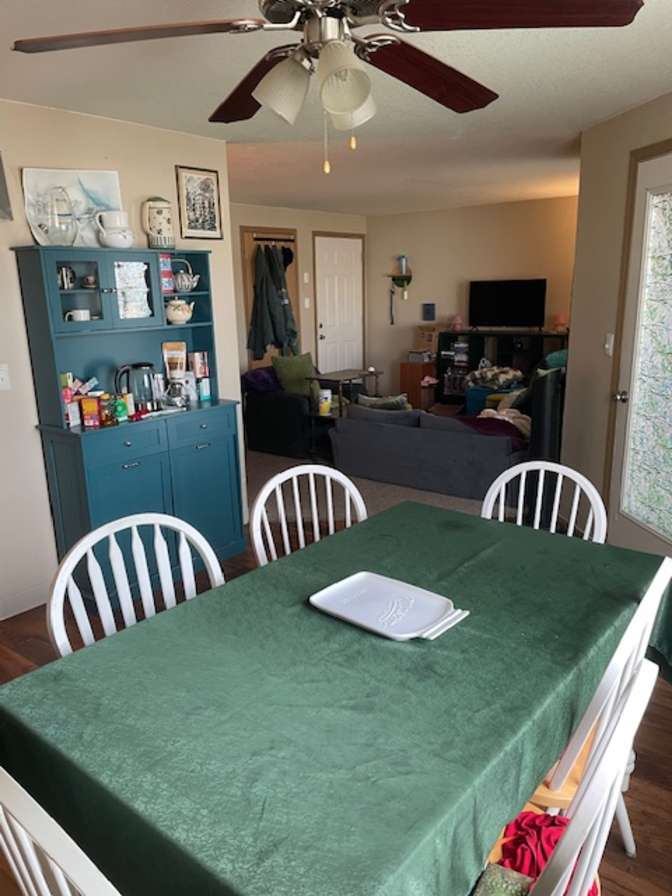 Alyssa M's room