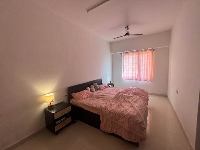 Aarthi A's room