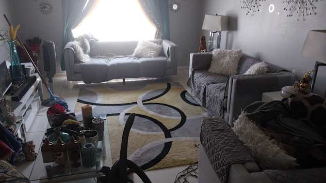 Luis's room