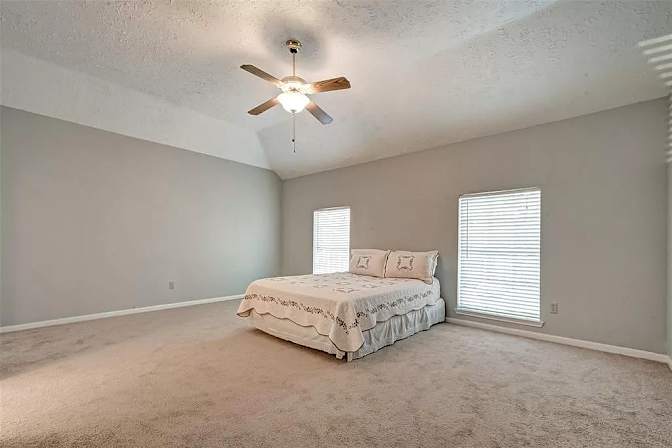 Luis's room