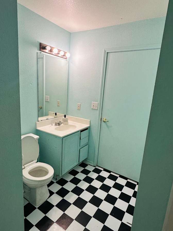 Cansu Mccoy's room