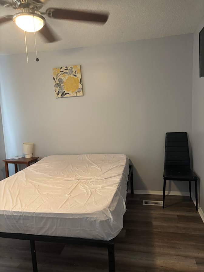 Carolina Realty Link's room