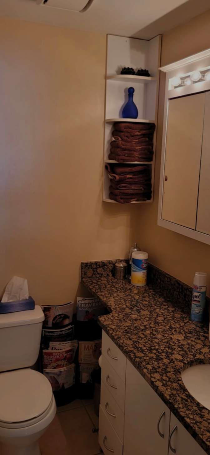 JJ RENTALS MORE's room