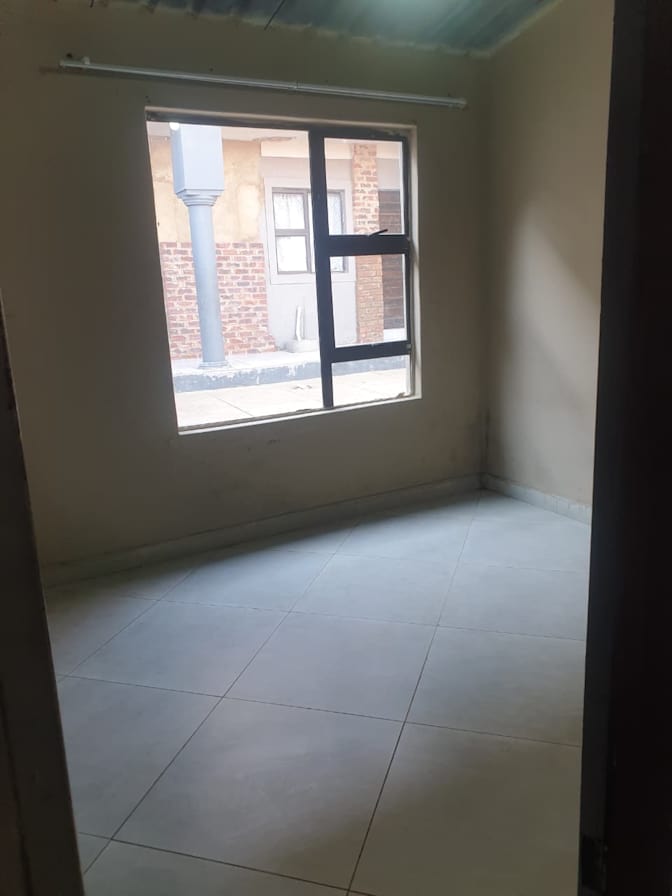 Oratile's room