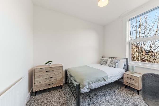 Gurj's room