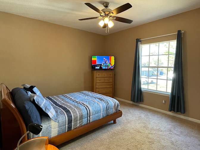 Dee's room