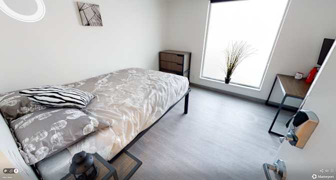 Luis's room