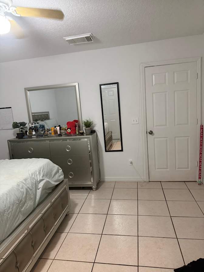 Darlee's room