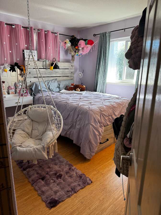 Scarlett's room