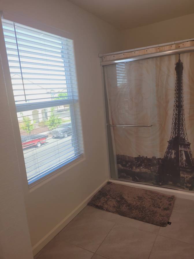 Lara M's room