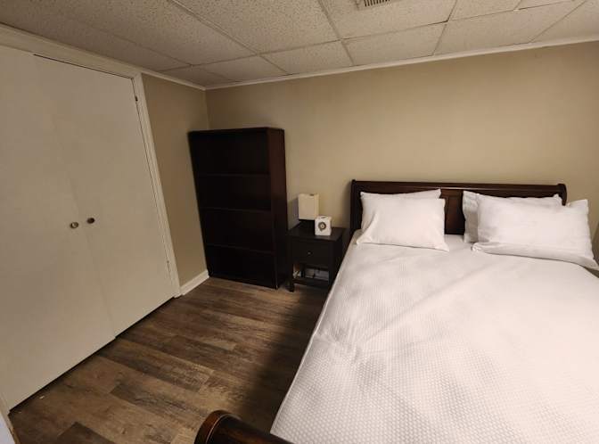Alcove Rooms's room