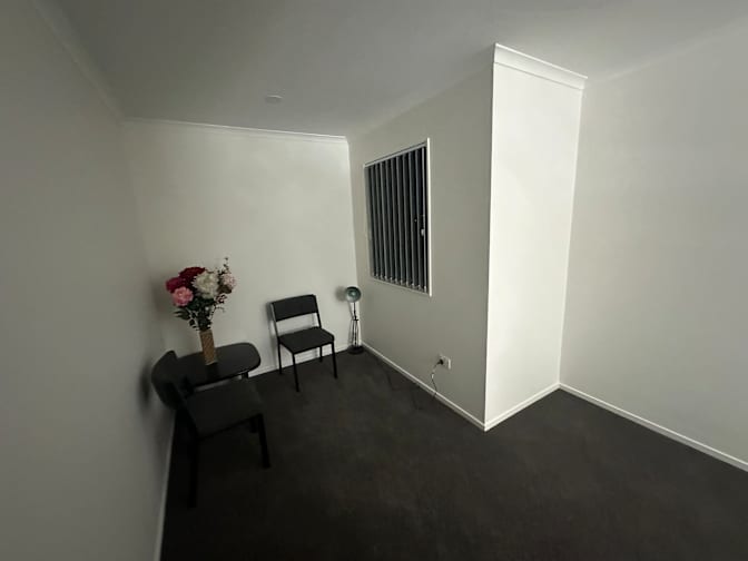 Delon's room