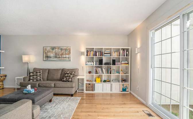 Chris Saracino's room