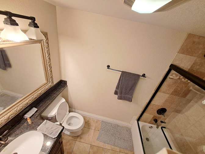 Venetian Condos's room