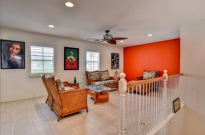 Joy’s  Rentals's room