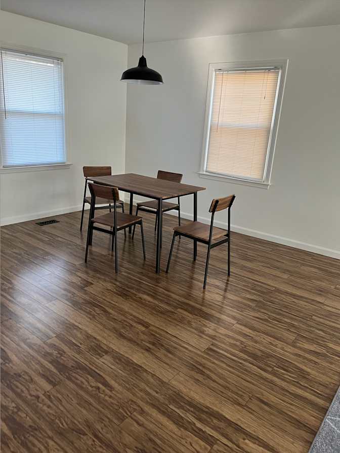 Alcove Rooms's room