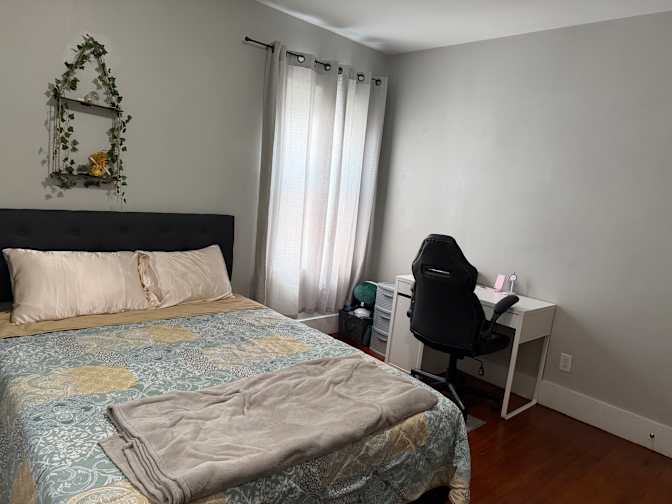 Lisa Ramos's room