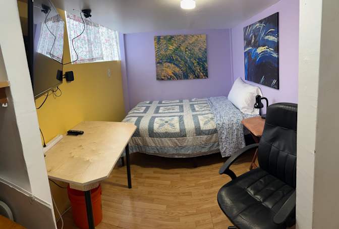 Juan's room