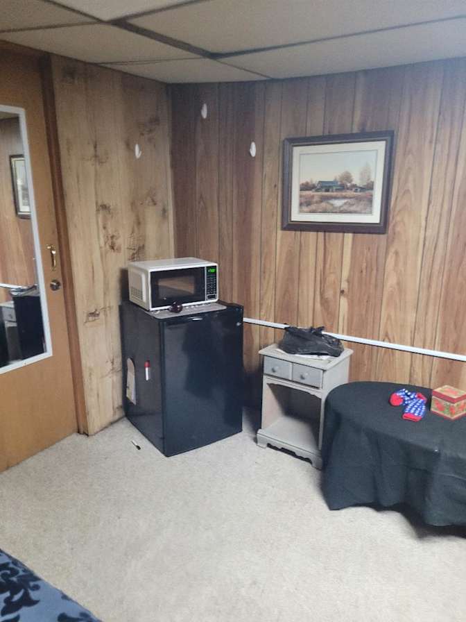 gloria hoover's room