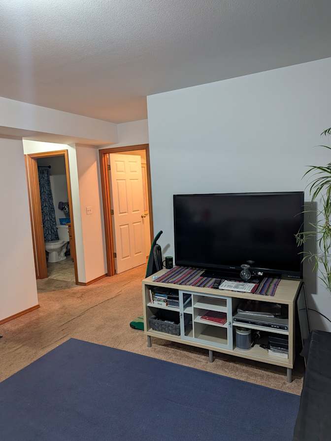 Tom's room