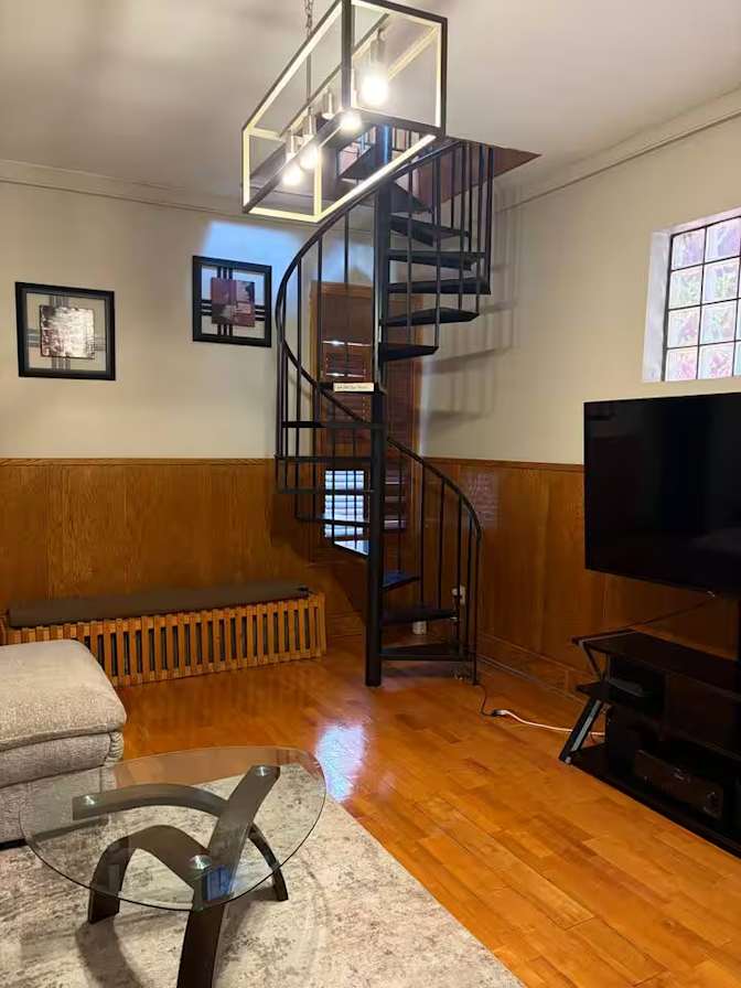Sam's Company Holdings's room