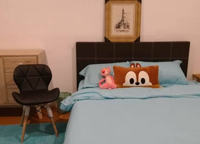 Nofi's room