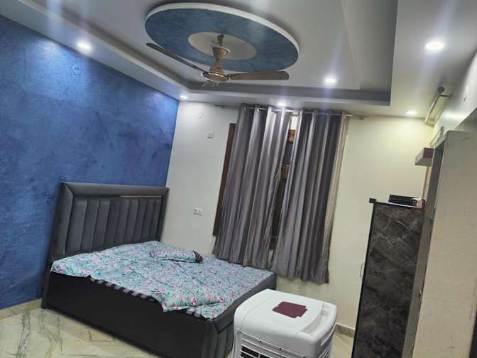 Smit R's room