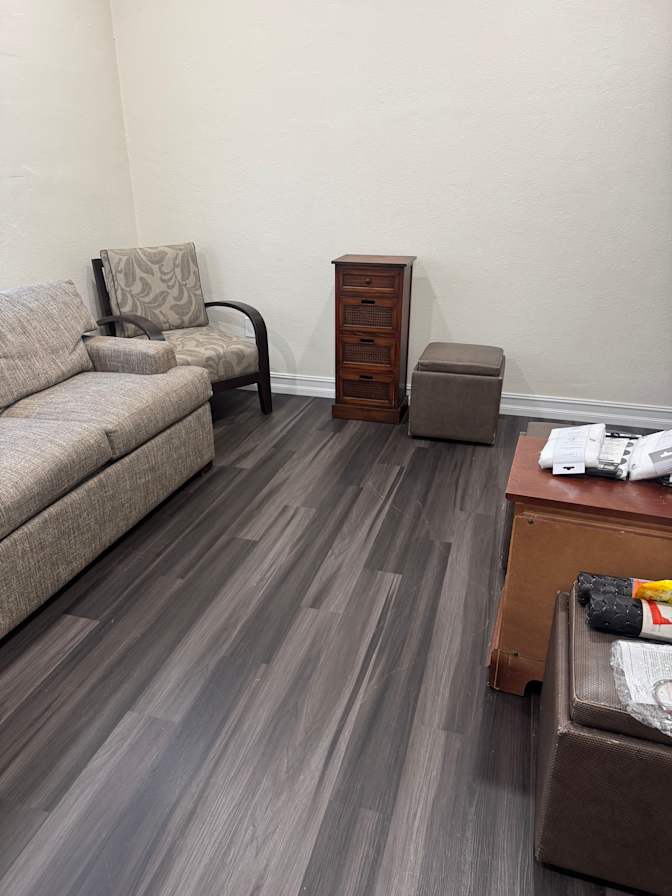 Heartfelt Chosen Solutions's room