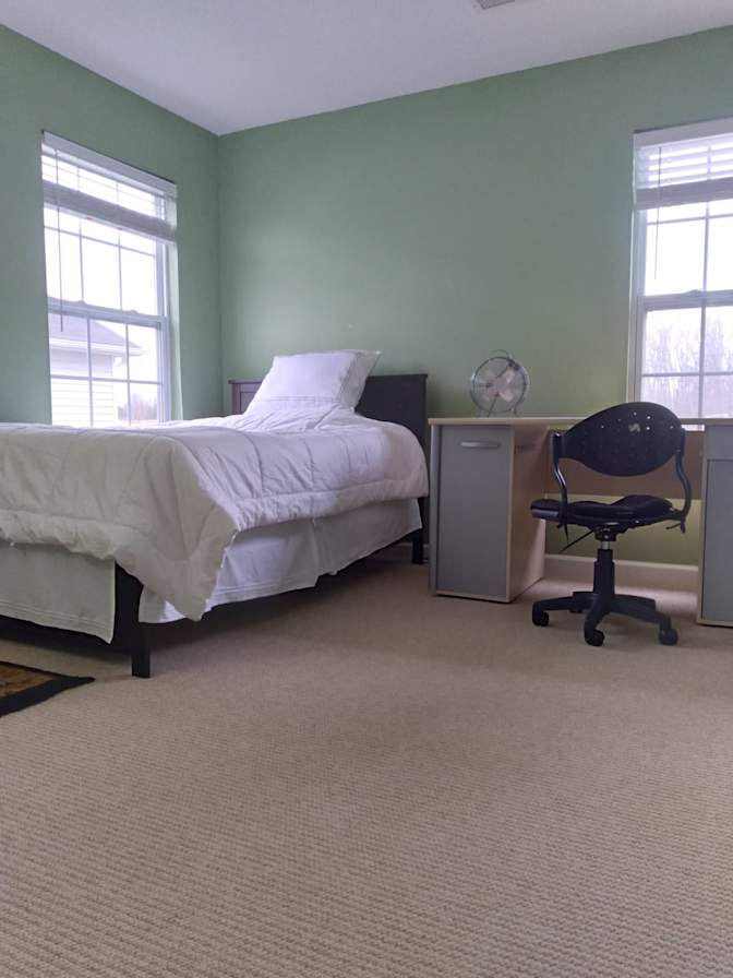 GHANA MULVEY's room