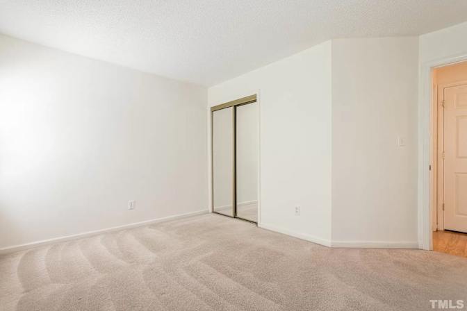 Alcove Rooms's room