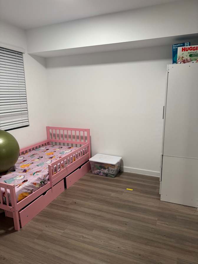 Aviwe's room