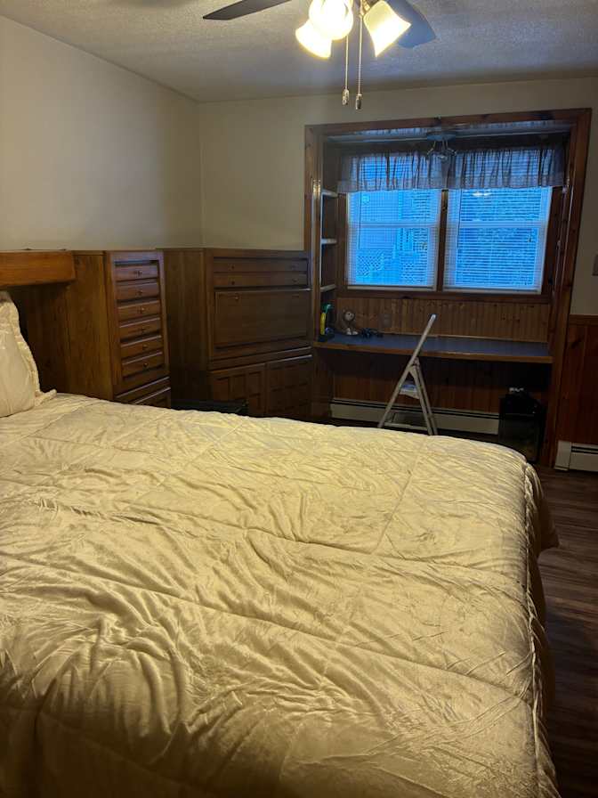 Thomas's room