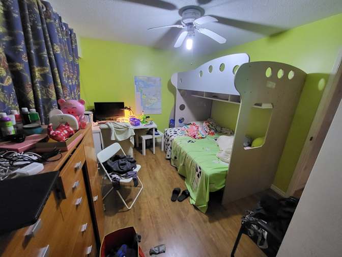 YINGJIAN SONG's room