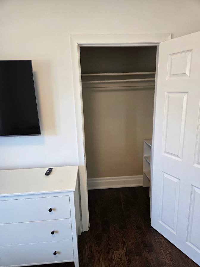 Amin Farahbakhsh's room