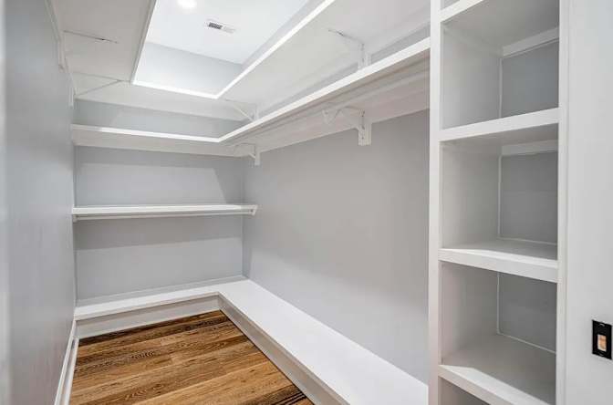 Alcove Rooms's room