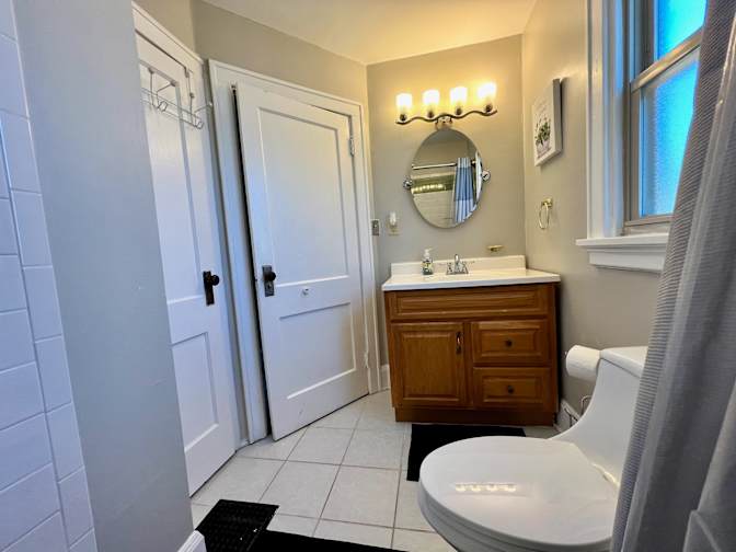 Cincy Furnished Stays's room